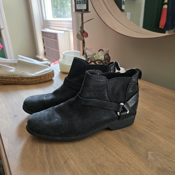 Teva De La Vina Dos Chelsea Boots - Picture 2 of 12